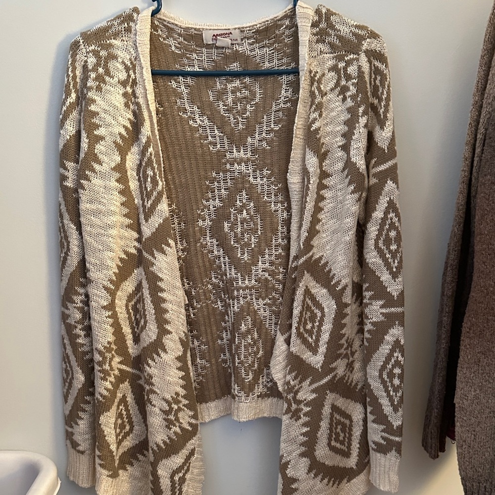 Arizona Jean Company Beige and Cream Cardigan